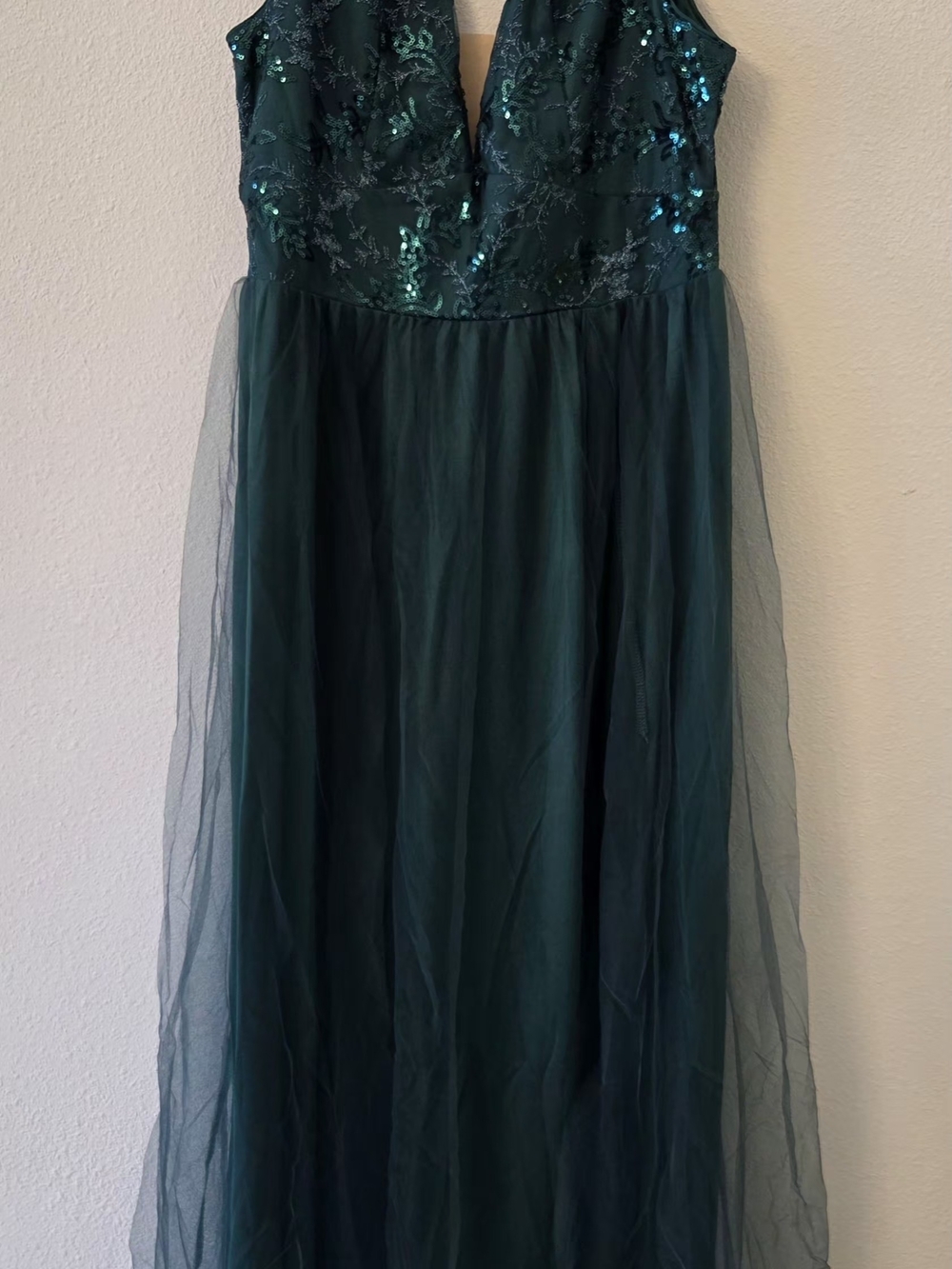 Emerald Green V-Neck Lace & Tulle Evening Dress - Picture 2 of 8